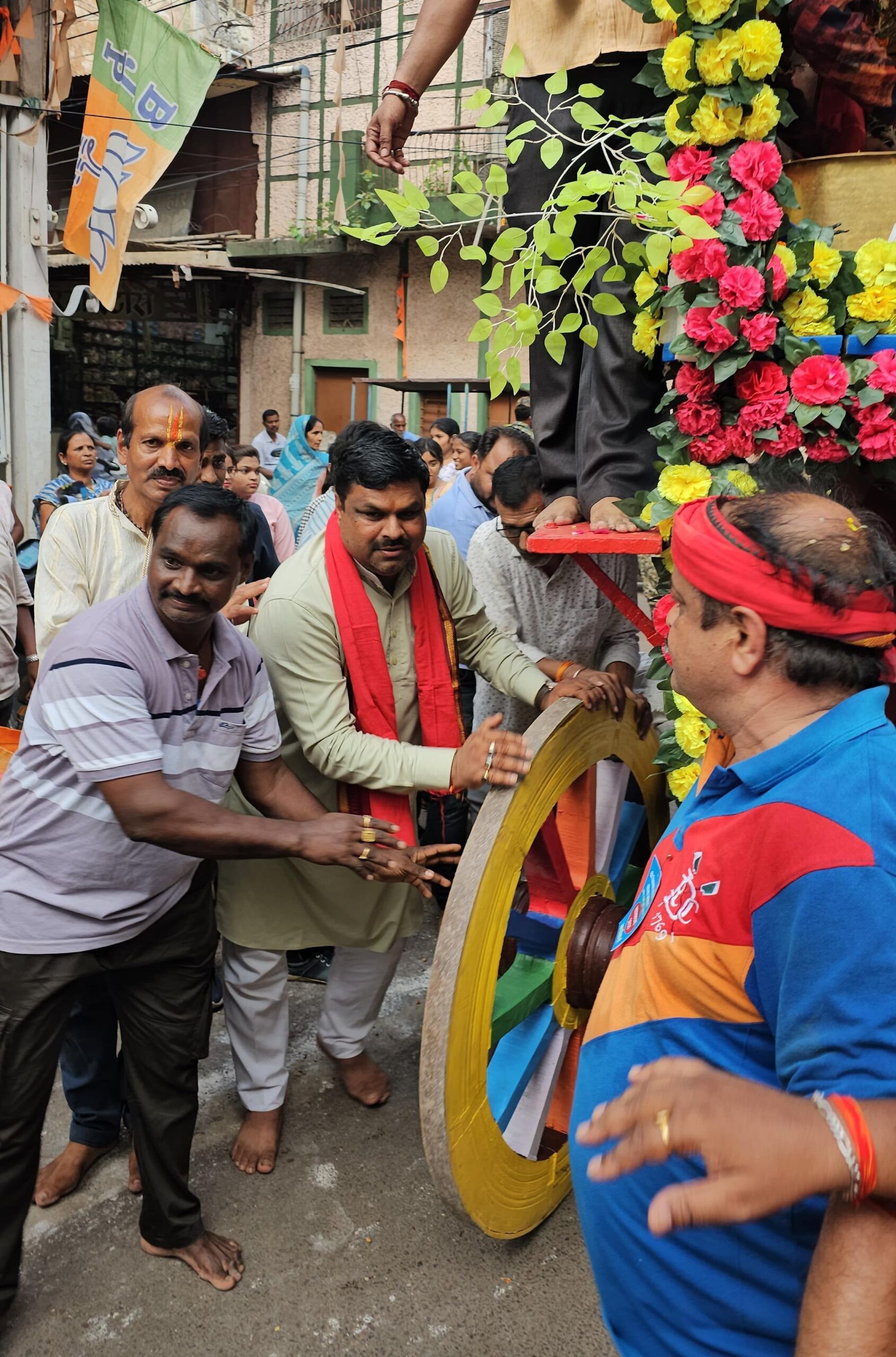 आस्था की डोर से जुड़े विधायक गजेन्द्र यादव, रथयात्रा में खींची रथ की रस्सी – किल्ला मंदिर में की खुशहाली की कामना