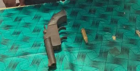 सड्डू में बड़ी वारदात नाकाम, देशी कट्टा और जिंदा कारतूस के साथ एक गिरफ्तार