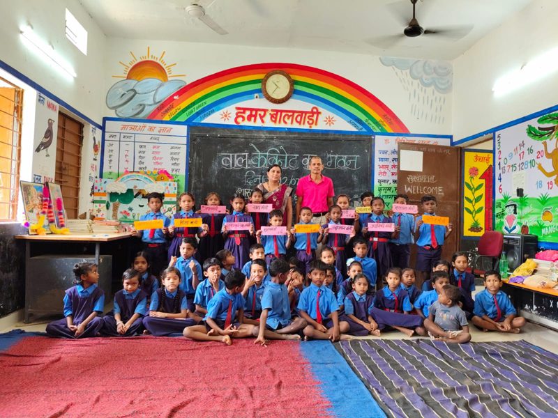 छाँदनपुर में "मोर स्कूल मोर शासन" के तहत बाल कैबिनेट गठित, मधु बनीं प्रधानमंत्री