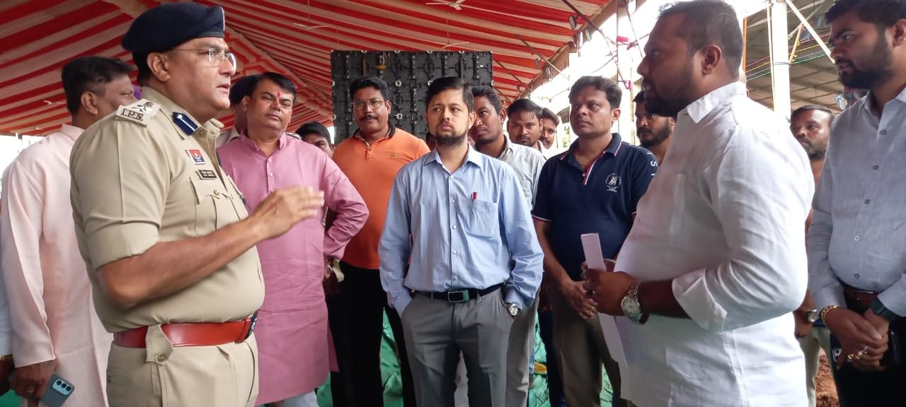 भिलाई: शिव महापुराण कथा से पहले उमड़ा भक्तों का सैलाब, कलेक्टर-एसपी ने खुद संभाली कमान