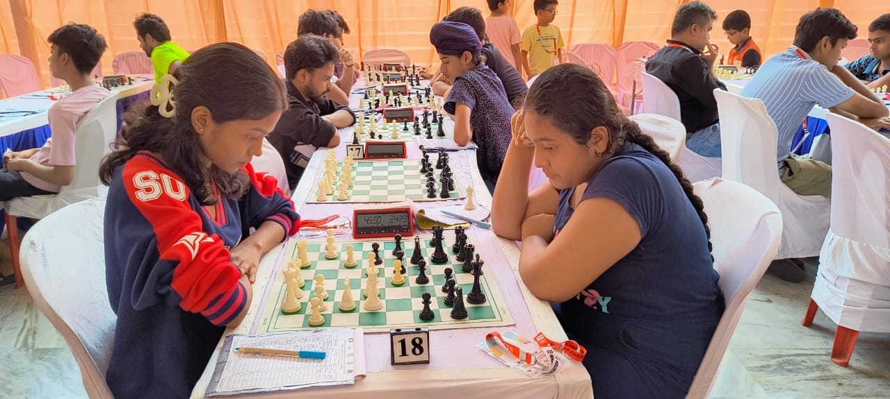 छत्तीसगढ़ राज्य शतरंज चैंपियनशिप : छ: राउंड के बाद पुरुष वर्ग में स्पर्श खंडेलवाल, यशद बाम्बेश्वर और गगन साहू ने बनाई बढ़त, महिला वर्ग में दुर्ग की महिला खिलाड़ियों का दबदबा