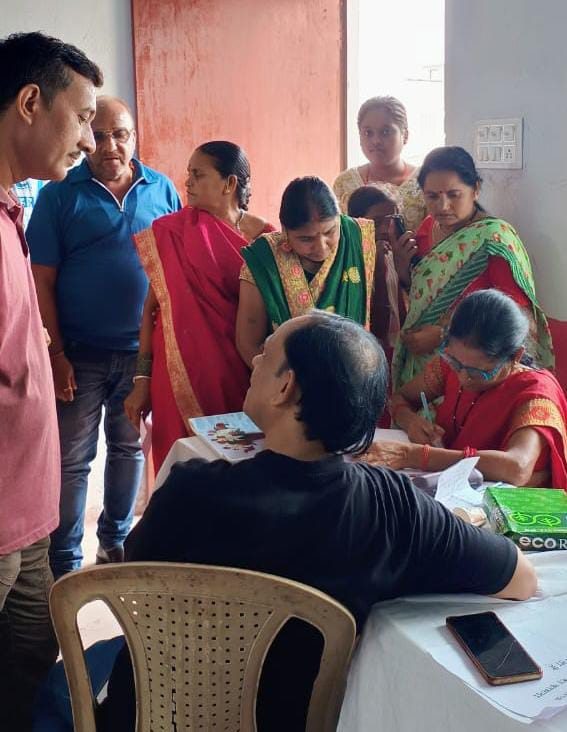 समग्र ब्राह्मण परिषद् छत्तीसगढ़ द्वारा दलदल सिवनी में निःशुल्क चिकित्सा एवं रक्तदान शिविर का किया सफल आयोजन