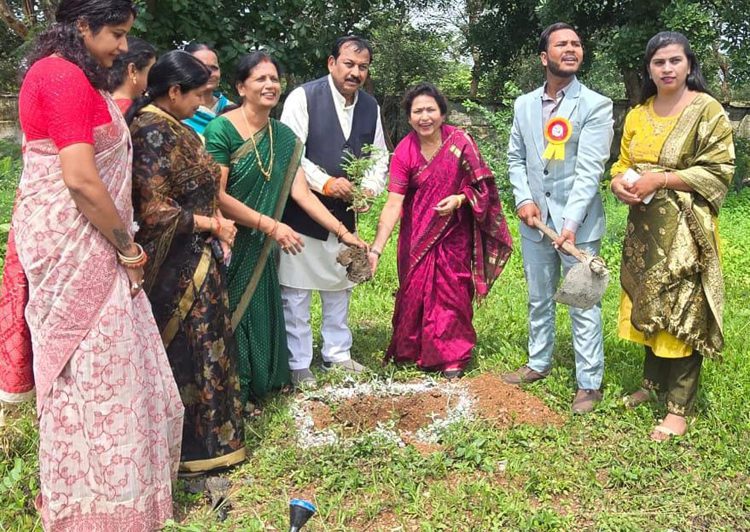 भिलाई में 'एक पेड़ मां के नाम' वृक्षारोपण 2.0 का भव्य आगाज़, पर्यावरण संरक्षण पर दिया ज़ोर