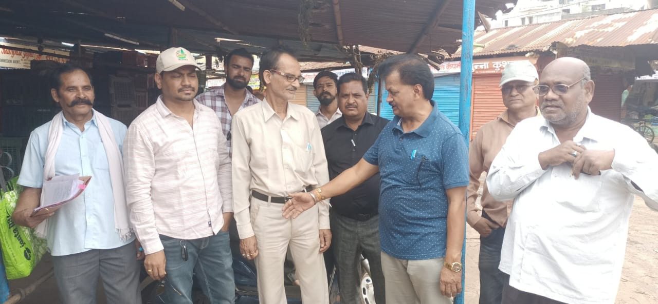 आकाशगंगा सब्जी मंडी में अब नहीं चलेगी मनमानी, भिलाई निगम ने शुरू किया विक्रेताओं का सत्यापन