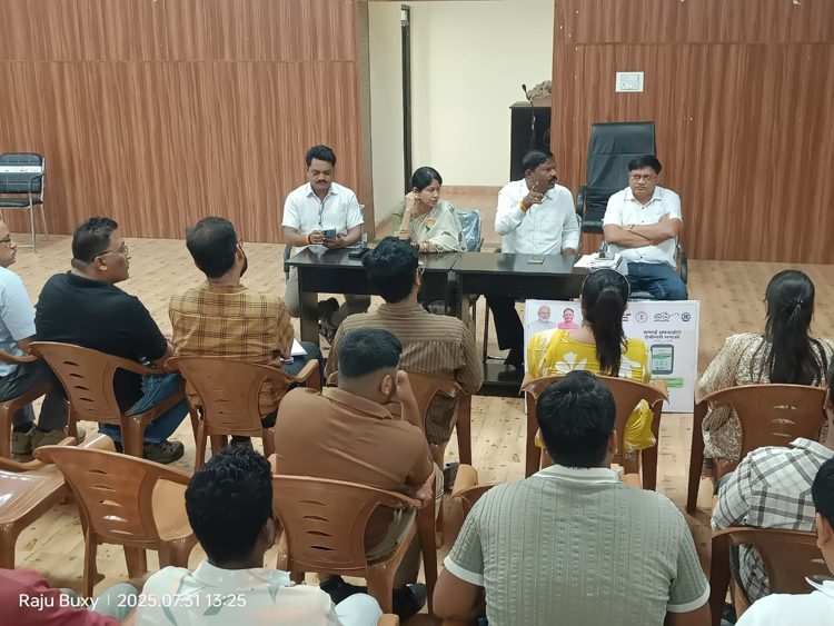 दुर्ग में गंदगी देख भड़के महापौर-आयुक्त: बोले- जनता की परेशानी बर्दाश्त नहीं