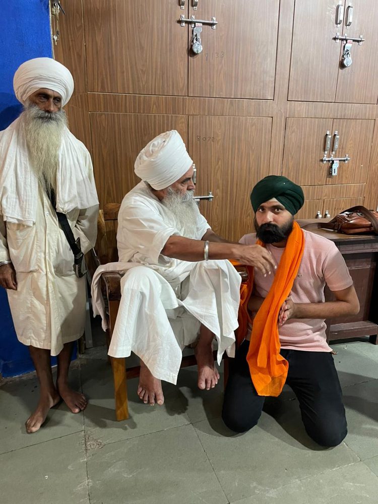 बेमेतरा के राजा छाबड़ा को नांदेड़ में मिला सिरपाव सम्मान