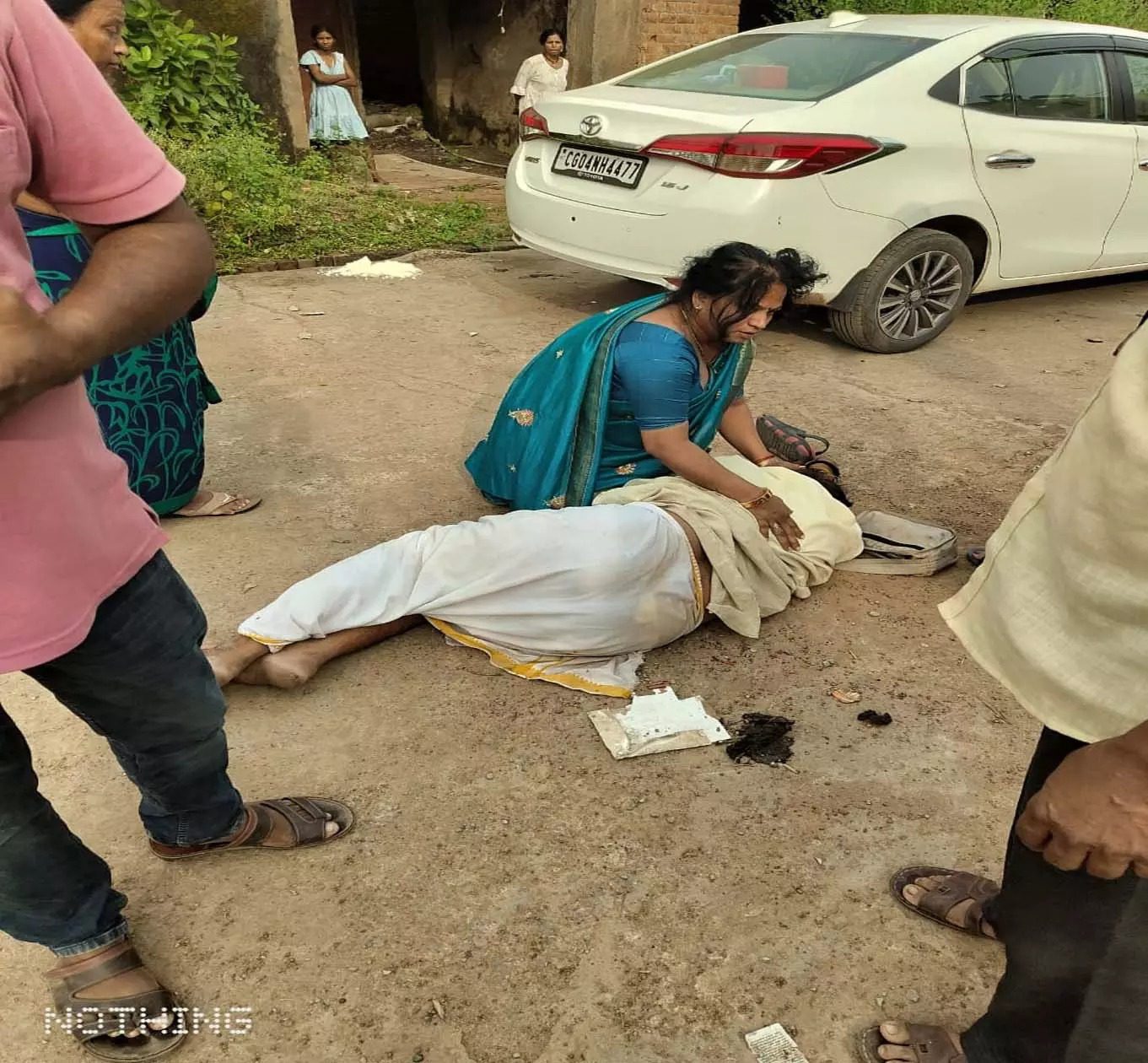 शादीशुदा महिला के साथ रंगरेलियां मनाते पकड़ाया MP का कथावाचक भास्कराचार्य, पति ने चोटी काटकर कर दी जमकर पिटाई