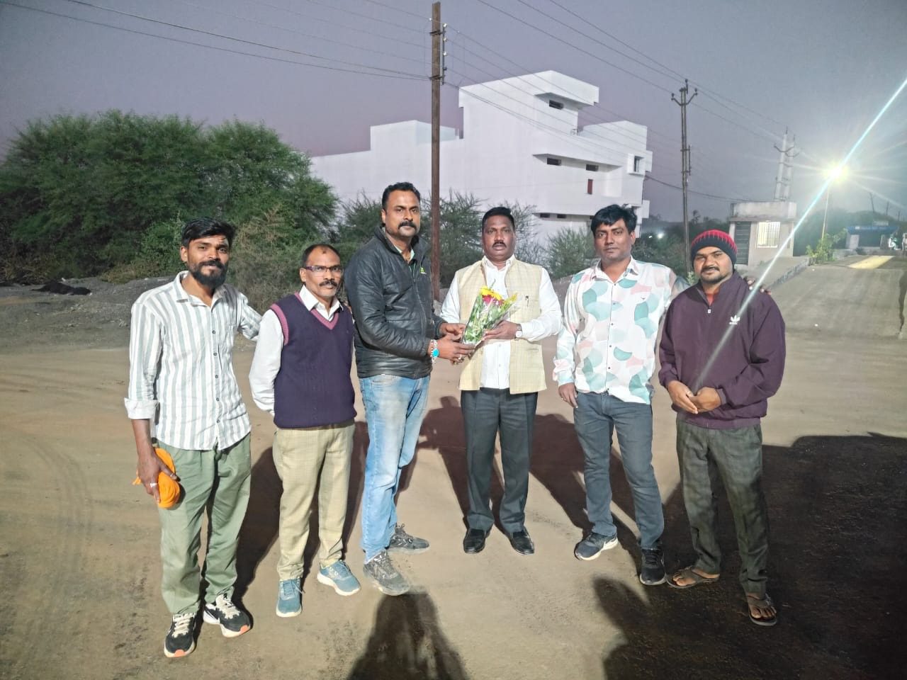 NCSC सदस्य सुभाष पारधी से दुर्ग टोल प्लाजा पर मिले राष्ट्रीय बजरंग दल कार्यकर्ता