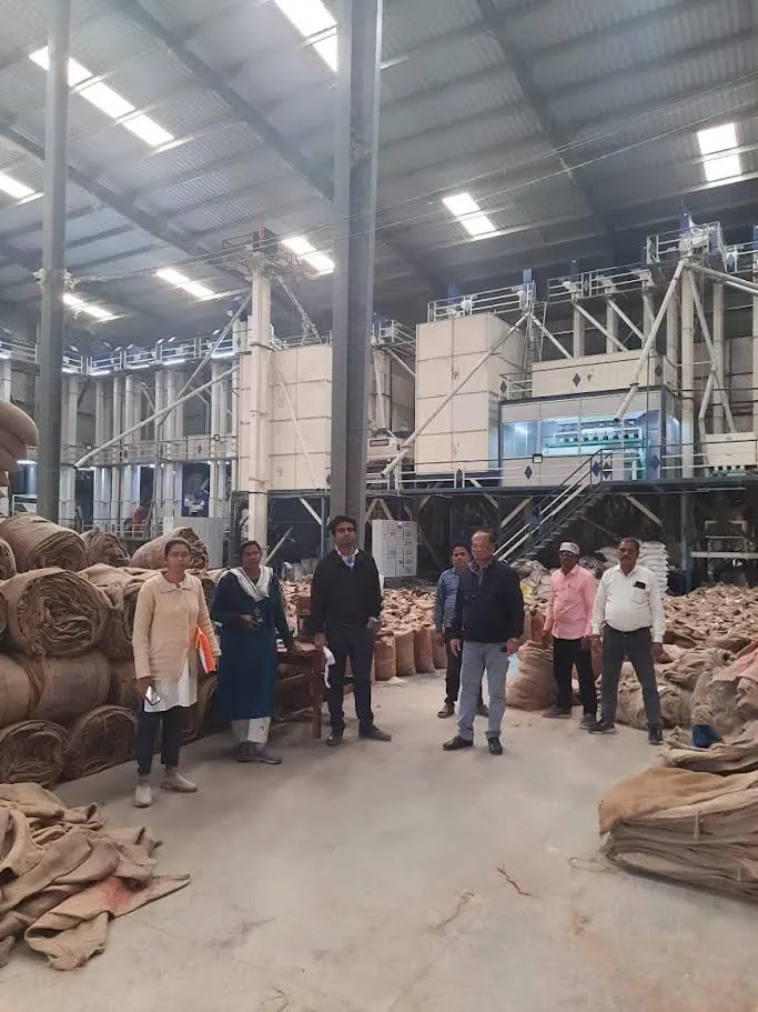 रायपुर में धान के अवैध भंडारण पर प्रशासन का चाबुक: 7 राइस मिलों पर छापा, 950 क्विंटल से ज्यादा धान जब्त