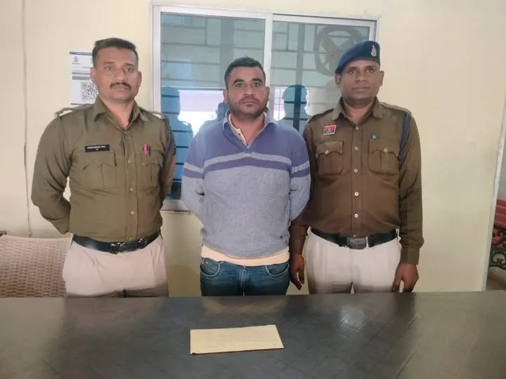 सोशल मीडिया पर अश्लील मैसेज भेजना पड़ा भारी: बेमेतरा पुलिस ने आरोपी प्रणय धर दीवान को भेजा जेल