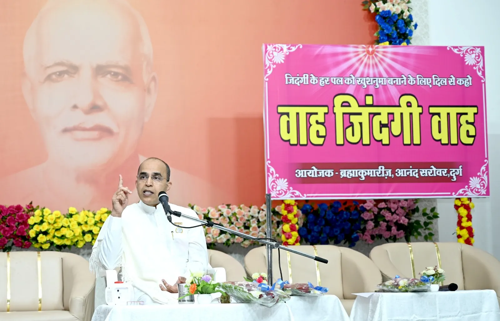 भगवान कैंसर ठीक नहीं करता, शक्ति देता है: प्रो. गिरीश