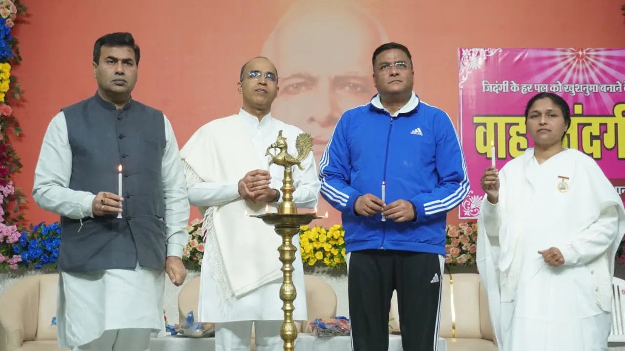 'मैं कौन हूं' की गुत्थी सुलझा ली तो जीवन हो जाएगा सहज, प्रोफेसर गिरीश बोले- साक्षी भाव से ही सधेगा योग