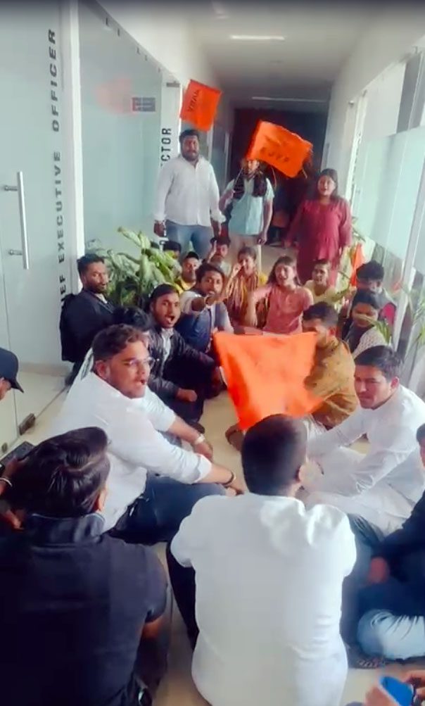 श्री दावरा विश्वविद्यालय में अनियमितताओं को लेकर ABVP का हल्लाबोल, उग्र आंदोलन की दी चेतावनी