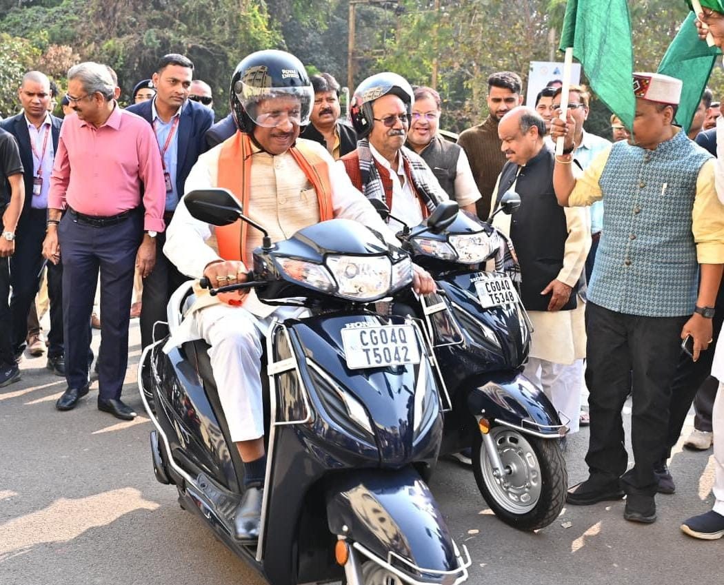 राज्य स्तरीय सड़क सुरक्षा सम्मान समारोह में शामिल हुए मुख्यमंत्री, सड़क सुरक्षा मितानों का किया सम्मान