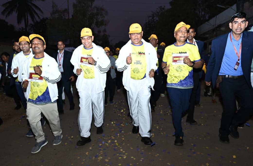 बस्तर में बदली तस्वीर: जिस अबूझमाड़ में डरता था जमाना, वहां 10 हजार लोगों के साथ दौड़ पड़े 'आत्मसमर्पित नक्सली'