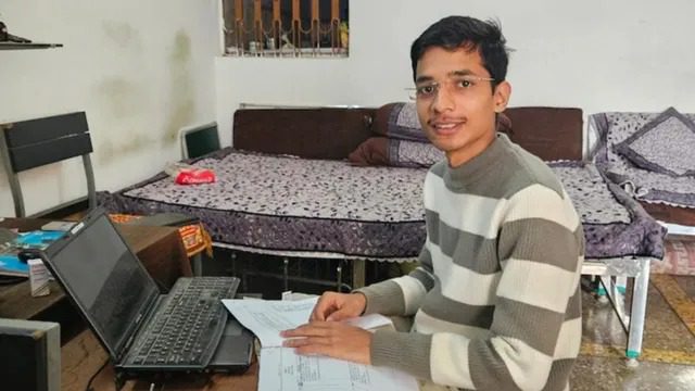 सुप्रीम कोर्ट में 12वीं के छात्र ने खुद की पैरवी