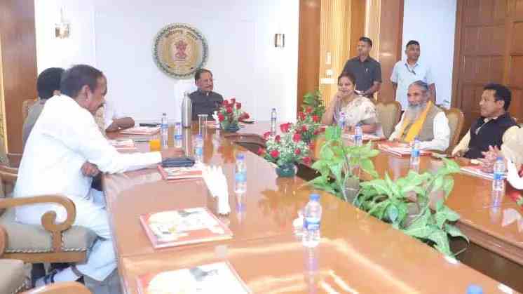 दिल्ली में CM साय की 'डिनर डिप्लोमेसी': छग के सांसदों के साथ बनी 'नए छत्तीसगढ़' की भव्य रणनीति, इन 5 बड़े मुद्दों पर हुआ मंथन!