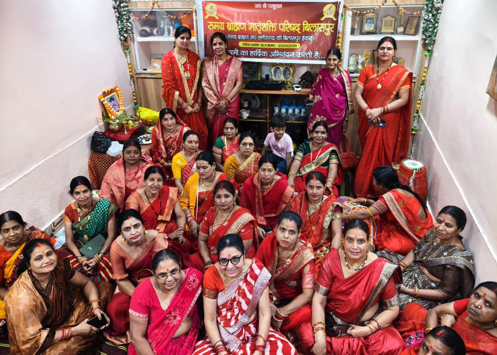 बिलासपुर में ब्राह्मण मातृशक्ति परिषद् ने की देवी की आराधना, जस गीतों से गूंजा शास्त्री नगर का बंगाली पारा