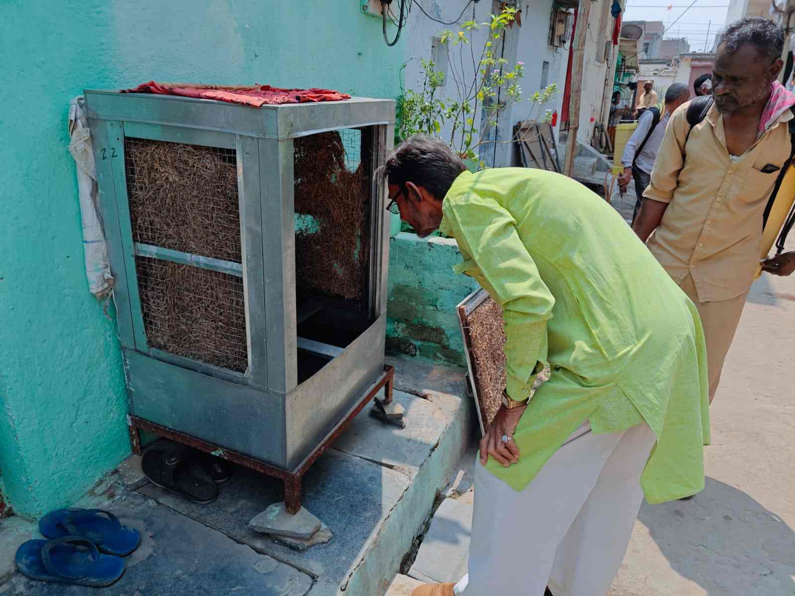 भिलाई में डेंगू और मलेरिया पर निगम का प्रहार: लक्ष्मीनगर में चला सघन मच्छर उन्मूलन अभियान, लार्वा नष्ट करने घरों में किया गया सर्वे