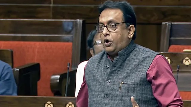 ममता बनर्जी को बड़ा झटका: डॉ. शांतनु सेन ने TMC के राष्ट्रीय प्रवक्ता पद से दिया इस्तीफा