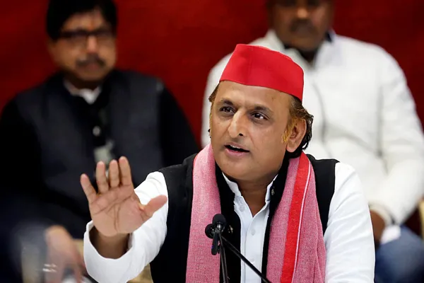 अखिलेश यादव का भाजपा पर तीखा हमला: 'राम मंदिर चढ़ावे और आस्था से बड़ा भाजपा के लिए धन', जारी की 'राम नगरी में गोरखधंधा' बुकलेट