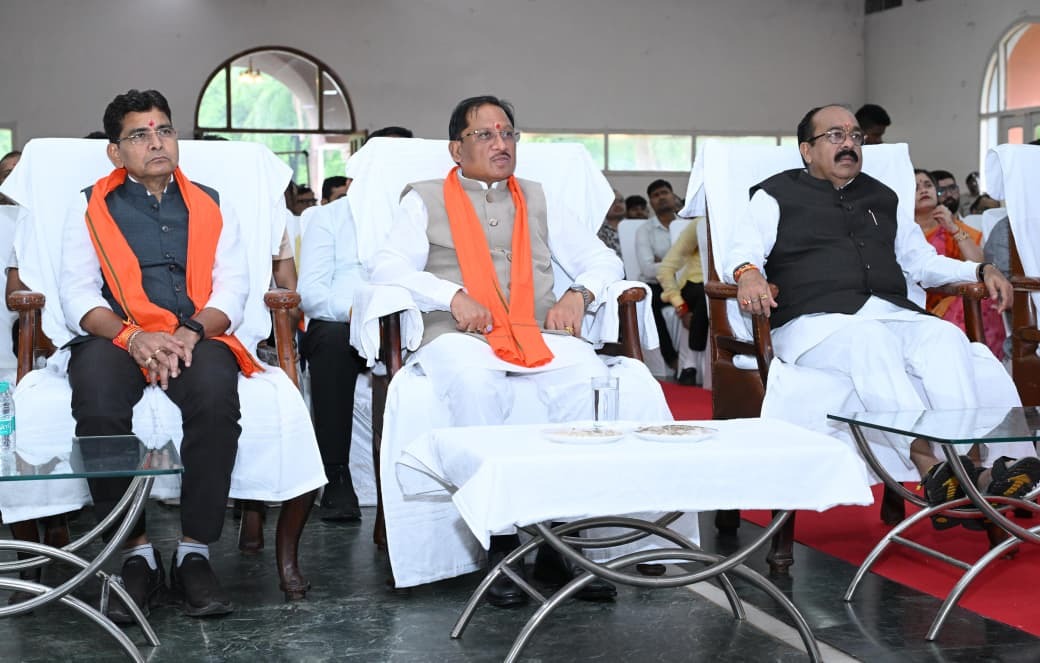 मुख्यमंत्री ने रायपुर में प्रधानमंत्री के रेडियो कार्यक्रम की 137वीं कड़ी सुनी, नशामुक्त भारत के संकल्प को बताया जरूरी