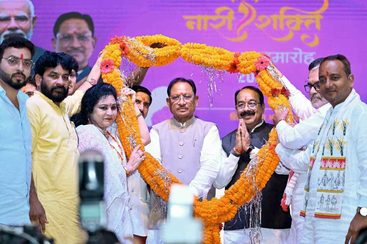 मुख्यमंत्री ने 2026 को 'महतारी गौरव वर्ष' किया घोषित, विभिन्न क्षेत्रों की उत्कृष्ट महिलाओं किया सम्मान