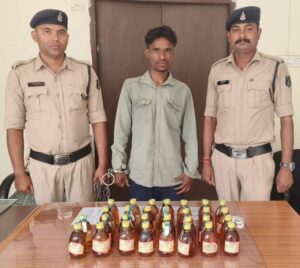 32 पौवा देशी शराब के साथ एक गिरफ्तार