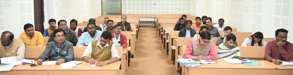 आयुक्त ने की समीक्षा बैठक