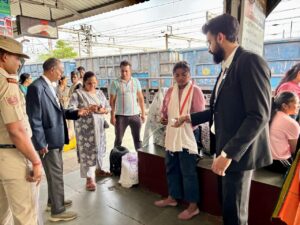 नाका टिकट चेकिंग अभियान बिलासपुर मंडल में 21 ट्रेनों की जांच