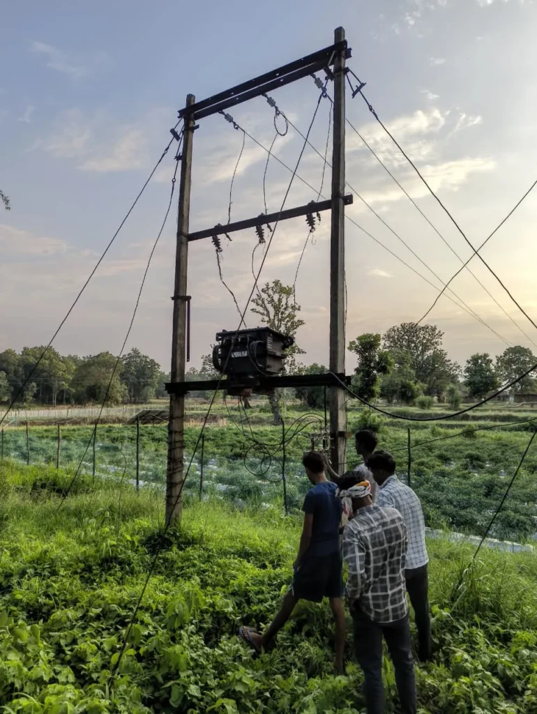 बोड़ालाता में बिजली आपूर्ति बहाल होने के बाद ग्रामीणों को मिली राहत