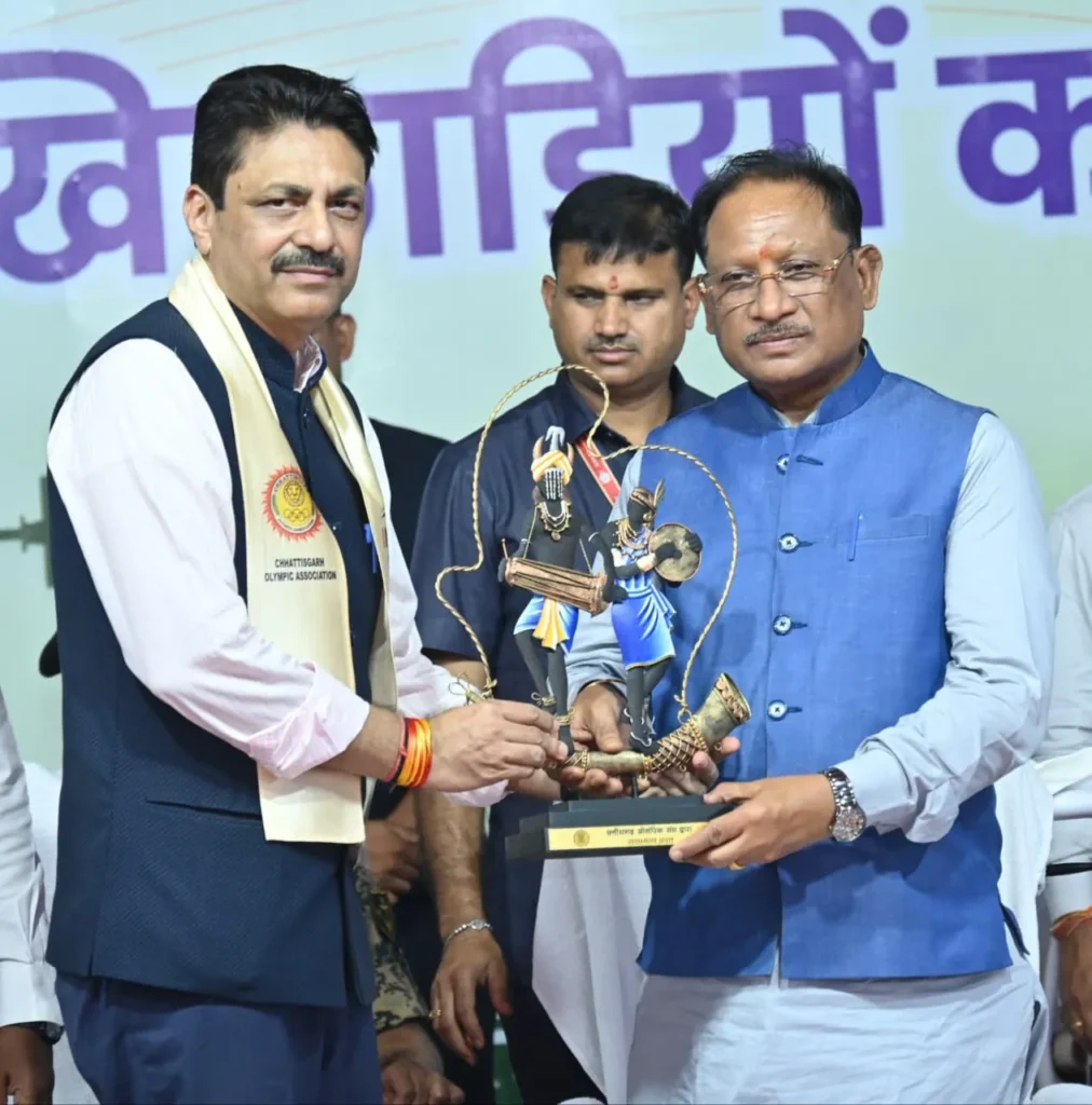 मिशन 2036 के संकल्प के तहत मुख्यमंत्री विष्णुदेव साय ने नवा रायपुर में 2036 पौधे रोपे