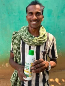 नारायणपुर के किसान कालेंद्र कुमेटी नैनो डीएपी और नैनो यूरिया से खेती लाभकारी बना रहे हैं