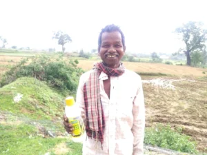खेती में लागत कम करने के लिए किसान दयाराम ने नैनो डीएपी पर जताया भरोसा, सहकारी समितियों में बढ़ी मांग