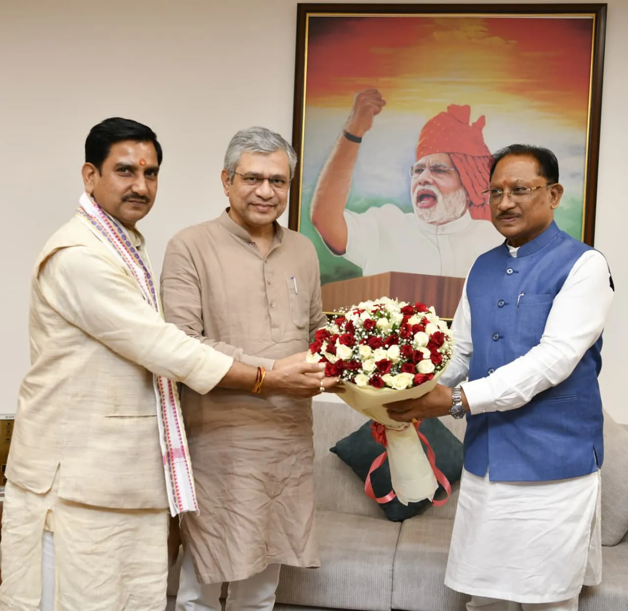 Dilli-mein-rail-mantri-se-mile-mukhyamantri-sai-chhattisgarh-ke-rail-vistar-aur-nayi-patriyon-par-hua-manthan
