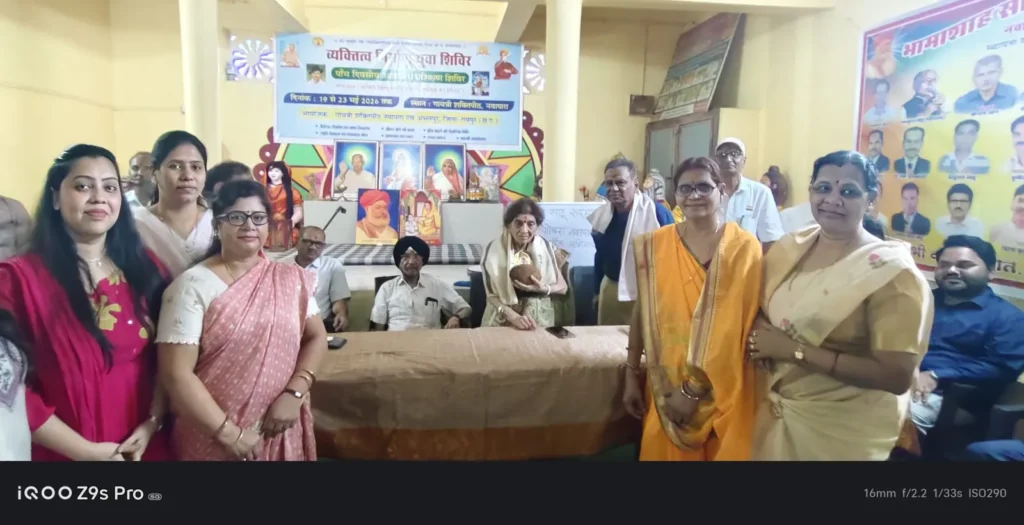 नवापारा डॉक्टर्स डे सम्मान समारोह में चिकित्सकों का सम्मान
