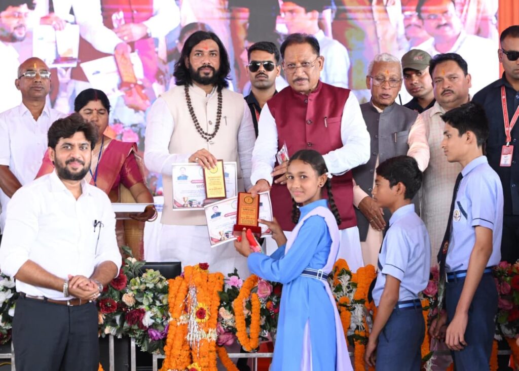 मुख्यमंत्री साय ने समोदा में 128 करोड़ के विकास कार्यों का लोकार्पण किया